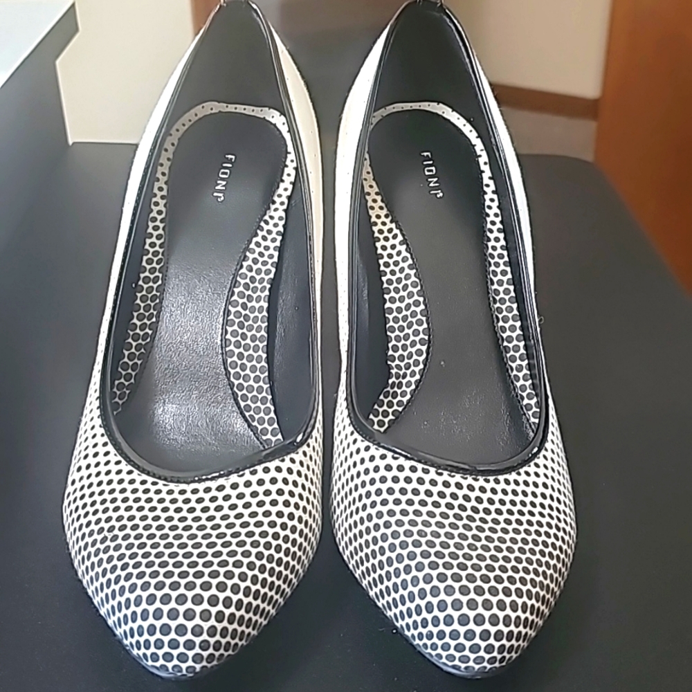 Fioni Black And White Polka Dot 2.5 Inch Heel Size 9.5 Work Professional Causal